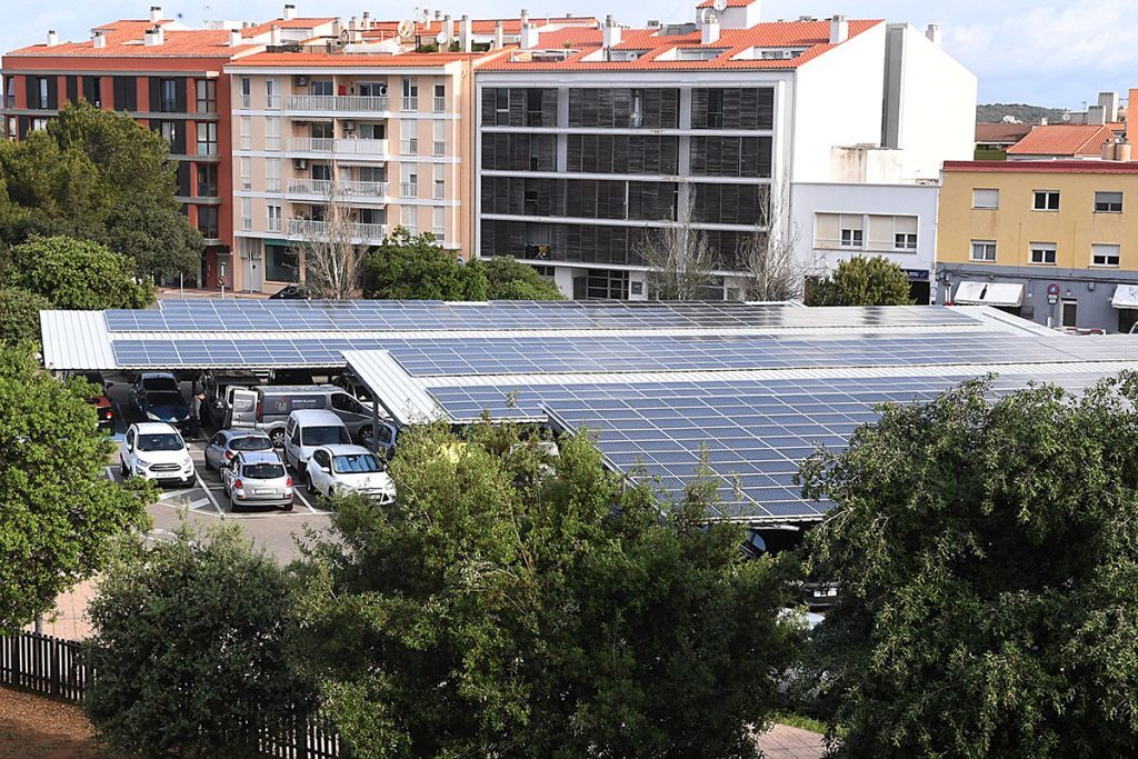 Placas solares en Maó.