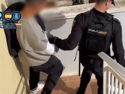 (Fotos) Dos detenidos en Ciutadella tras cometer más de 10 robos en viviendas de Cala en Blanes