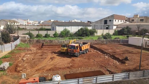 Obras en el nuevo centro de día de Alaior.