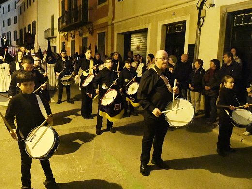 (Fotos y vídeos) Fervor religioso en Maó en la muerte de Cristo