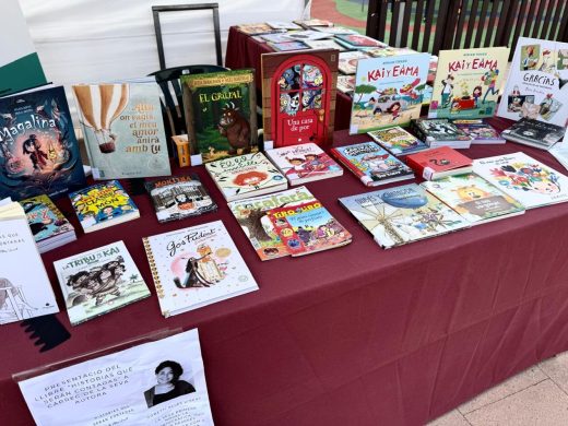 (Fotos) Los más pequeños disfrutan de Sant Jordi en Es Mercadal