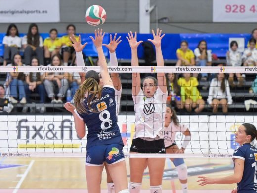 (Fotos) Los errores condenan al Avarca en el primer partido de la final