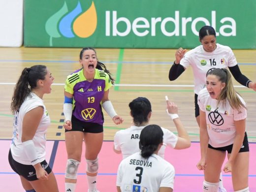 (Fotos) Los errores condenan al Avarca en el primer partido de la final