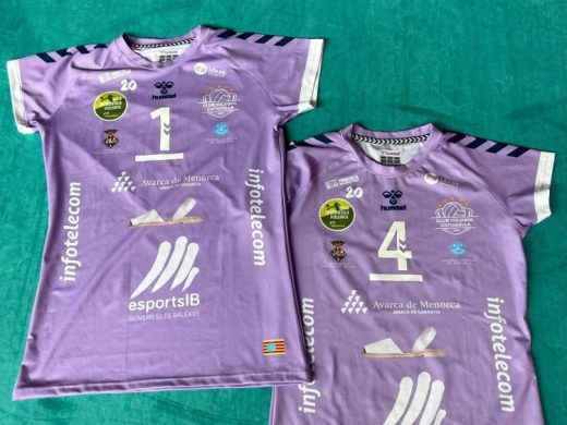 (Fotos) El Avarca luce una nueva equipación para conmemorar sus 20 temporadas en la Superliga