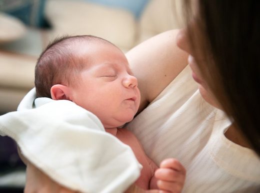 En 2024 hubo 5.400 madres menores de 19 años (Imagen de Iuliia Bondarenko en Pixabay)