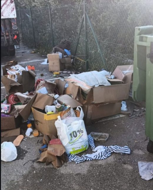 Continúan los problemas con la basura en Sant Lluís.