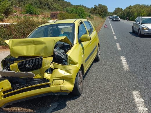 (Fotos) Accidente en la general: una colisión provoca retenciones entre Alaior y Es Mercadal
