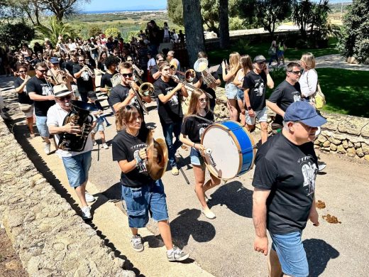 (Fotos y vídeo) El ‘replec’ de Ses Arenes de Dalt, preludio de la fiestas de Sant Joan