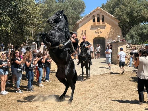 (Fotos y vídeo) El ‘replec’ de Ses Arenes de Dalt, preludio de la fiestas de Sant Joan