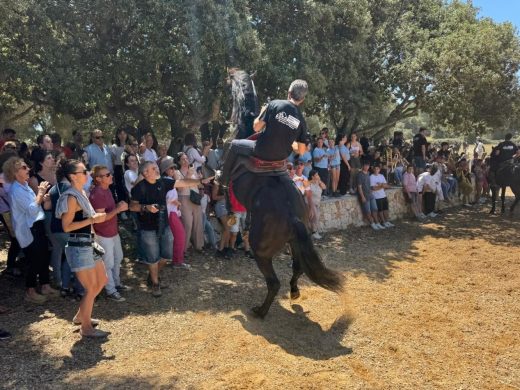 (Fotos y vídeo) El ‘replec’ de Ses Arenes de Dalt, preludio de la fiestas de Sant Joan