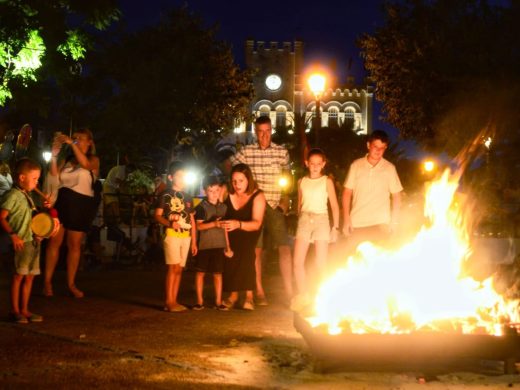 (Fotos) Los ‘festers’ incendian Ciutadella en la previa de Sant Joan