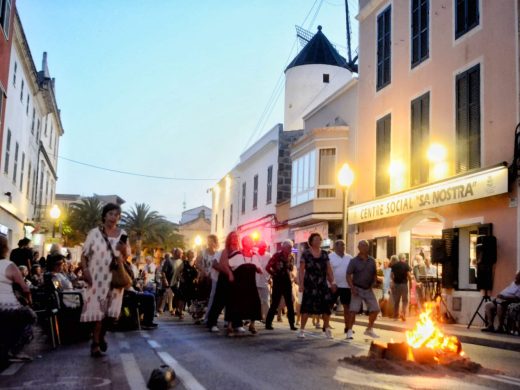 (Fotos) Los ‘festers’ incendian Ciutadella en la previa de Sant Joan