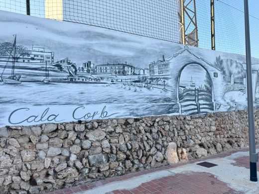 (Fotos) El mural que cuenta la historia de Es Castell