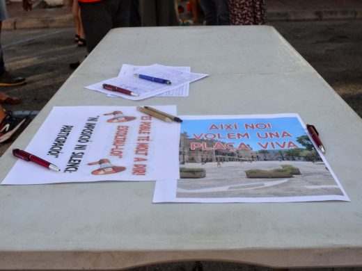 (Vídeo y fotos) Tensión en Ciutadella: protesta contra la peatonalización del Born
